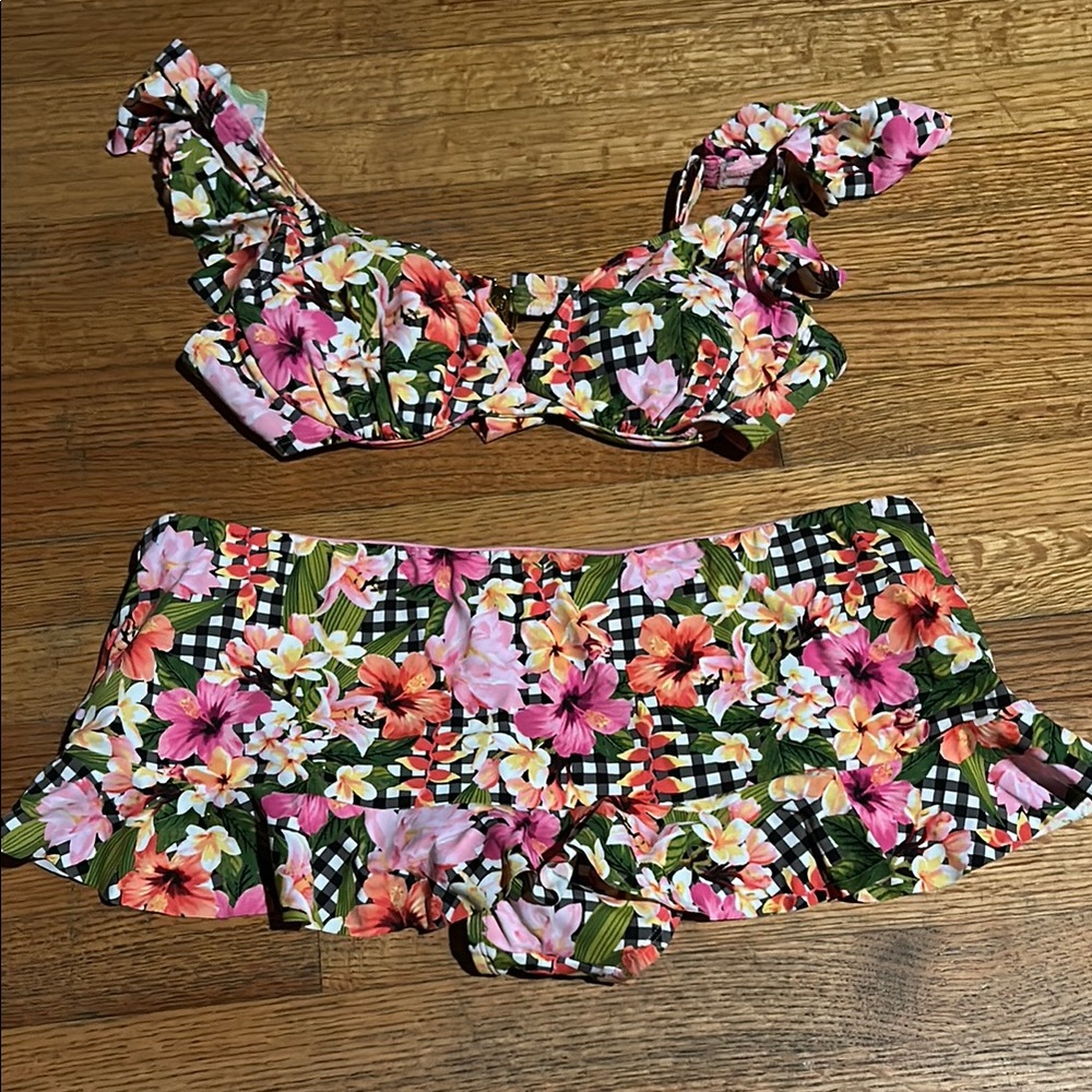 BLEU ROD BEATTIE NWOT Floral Ruffle Skirted Bikini Set  Adorable Size 6